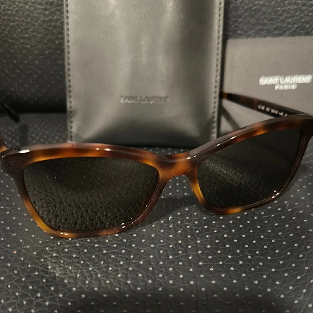 Saint Laurent Tortoiseshell Brown Cat-Eye Sunglasses
